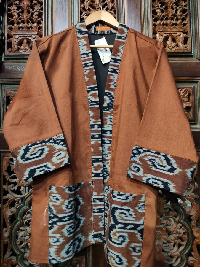 Outer Tenun Toraja