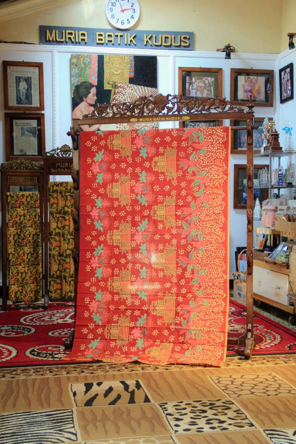 Kain batik tulis motif air 3 rasa