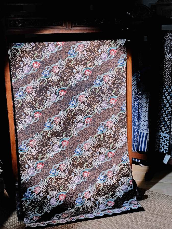 bucketan bunga taburan beras dan raket
